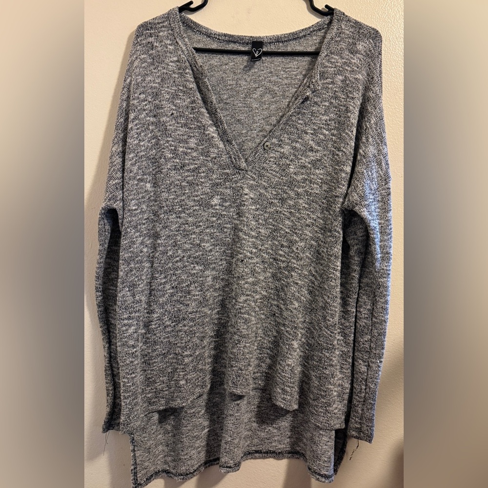 Gray V-Neck Sweater Size Large/XL